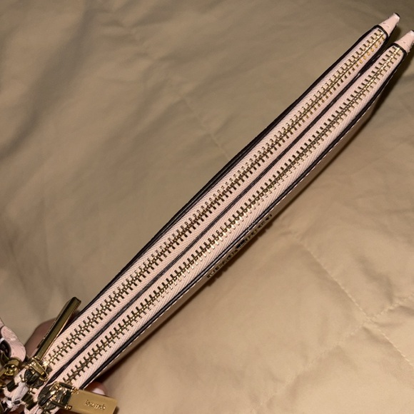 KATE SPADE Wristlet - Picture 2 of 9